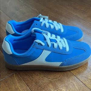 Women’s No Boundaries Blue and White Sneakers, Size 7, NWT, Fashion Sneakers